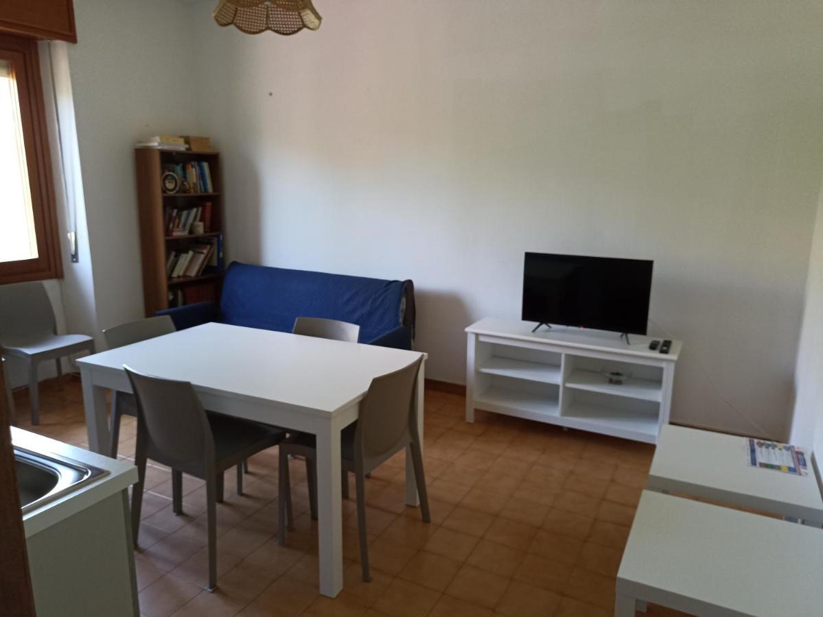 Appartamento Per 4 Persone Al Poetto Di カリアリ エクステリア 写真